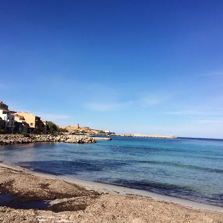 De 2 Chambres Avec Jardin Clos Et Wifi A Rousse A 1 Km De La Plage