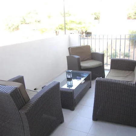 Apartment De 2 Chambres Avec Jardin Clos Et Wifi A Rousse A 1 Km De La Plage *