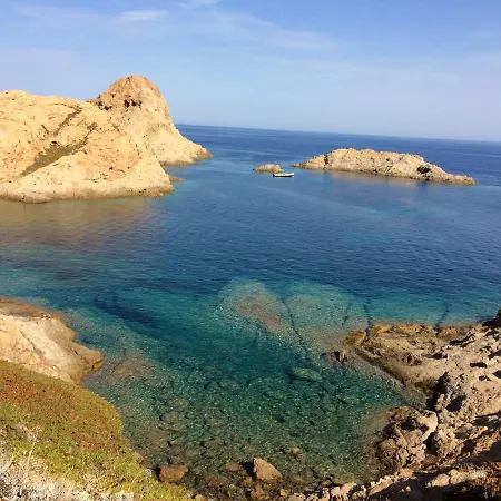 De 2 Chambres Avec Jardin Clos Et Wifi A Rousse A 1 Km De La Plage * L'Ile-Rousse (Corsica)