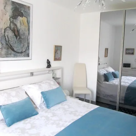 De 2 Chambres Avec Jardin Clos Et Wifi A Rousse A 1 Km De La Plage * L'Ile-Rousse (Corsica)